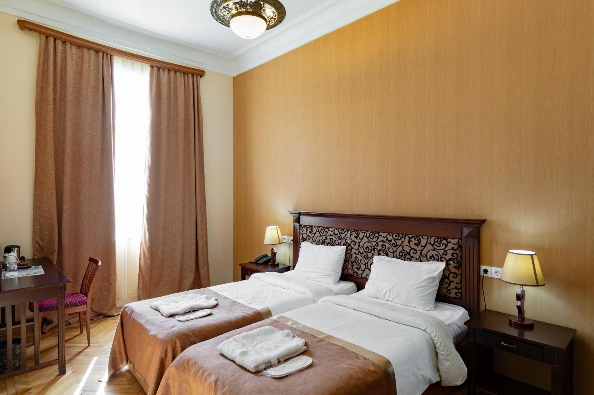 Legends Tskaltubo Spa Resort Luaran gambar