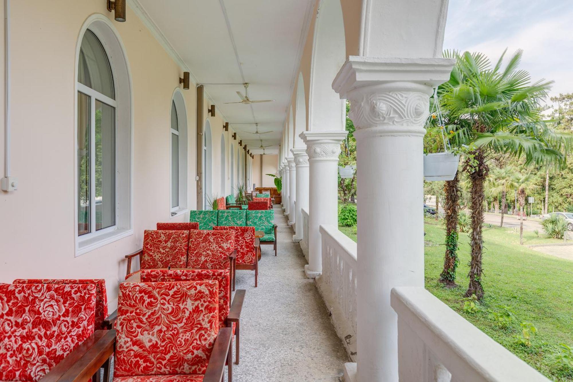 Legends Tskaltubo Spa Resort Luaran gambar