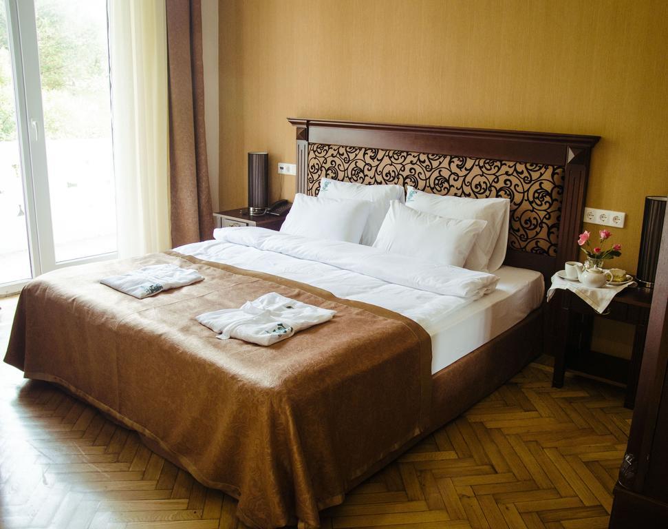 Legends Tskaltubo Spa Resort Luaran gambar